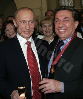 Президент РФ посетил театр 